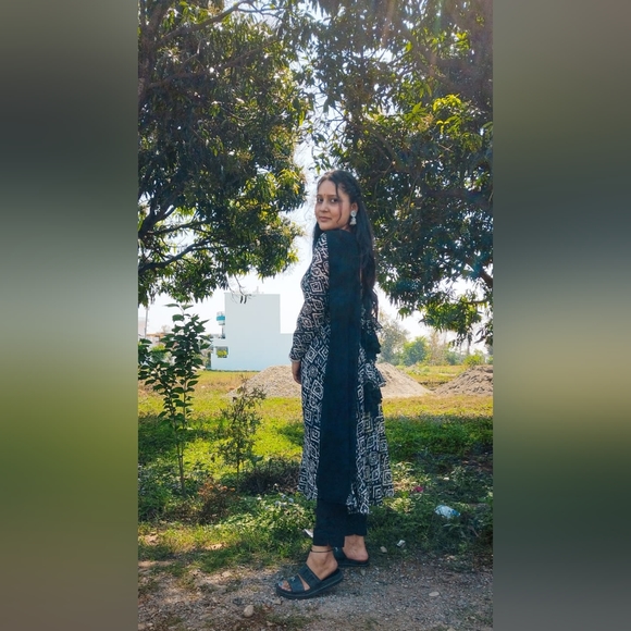 Kurta for women - Picture 2 of 2